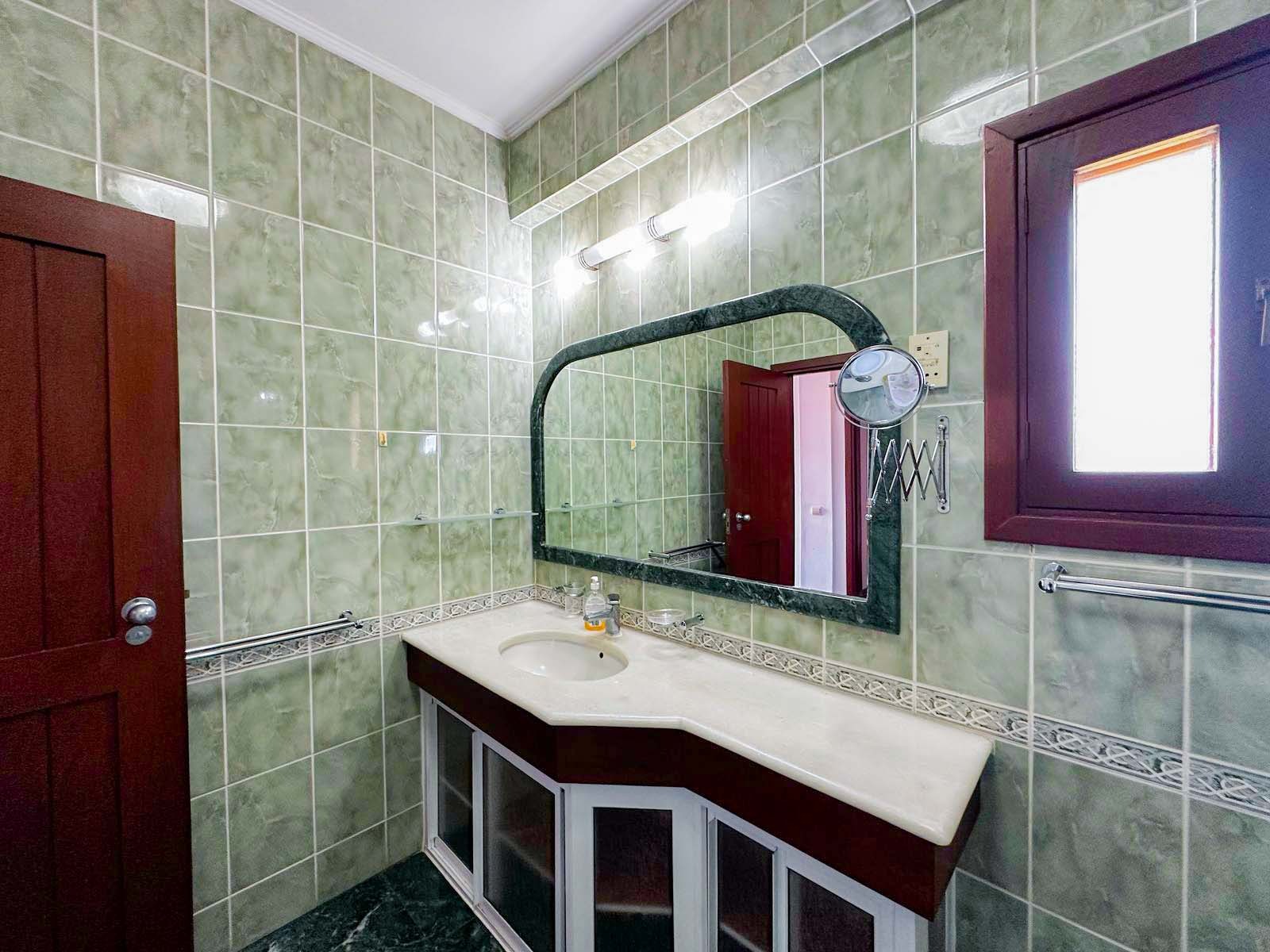 WhatsApp Image 2025-09-17 at 11.58.32