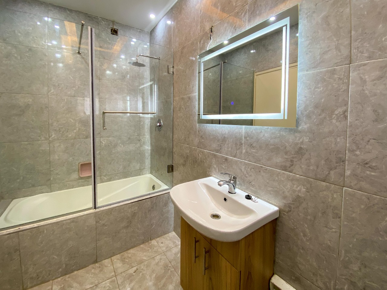 WhatsApp Image 2025-09-27 at 16.21.30