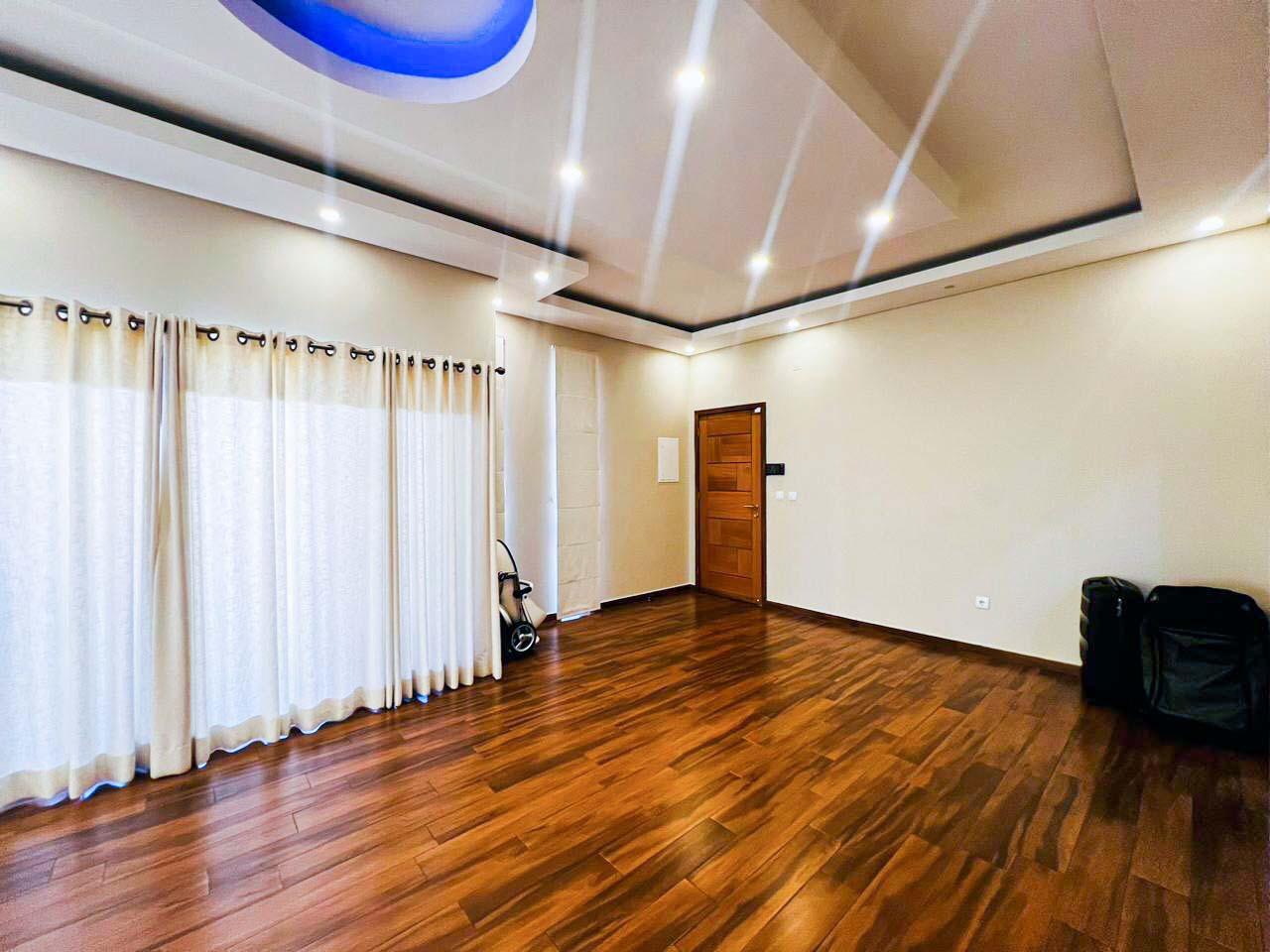 WhatsApp Image 2025-09-27 at 16.39.06