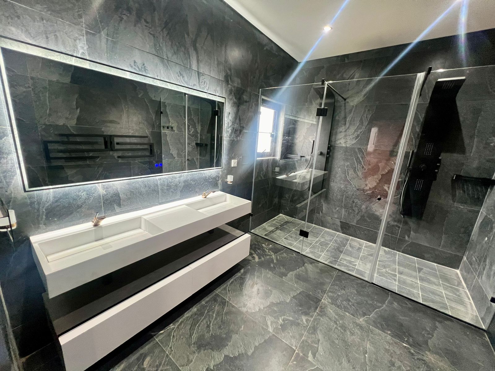 WhatsApp Image 2025-10-01 at 21.05.23 (1)