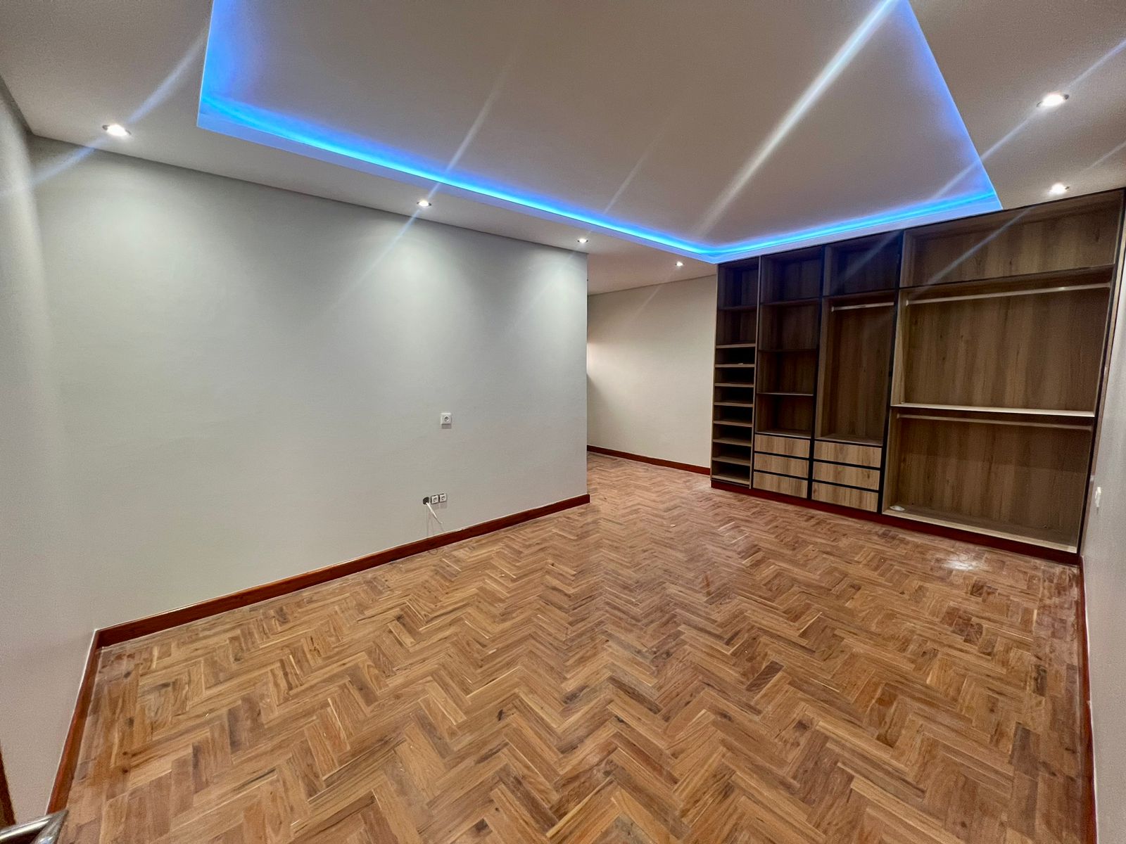 WhatsApp Image 2025-10-01 at 21.05.27 (1)