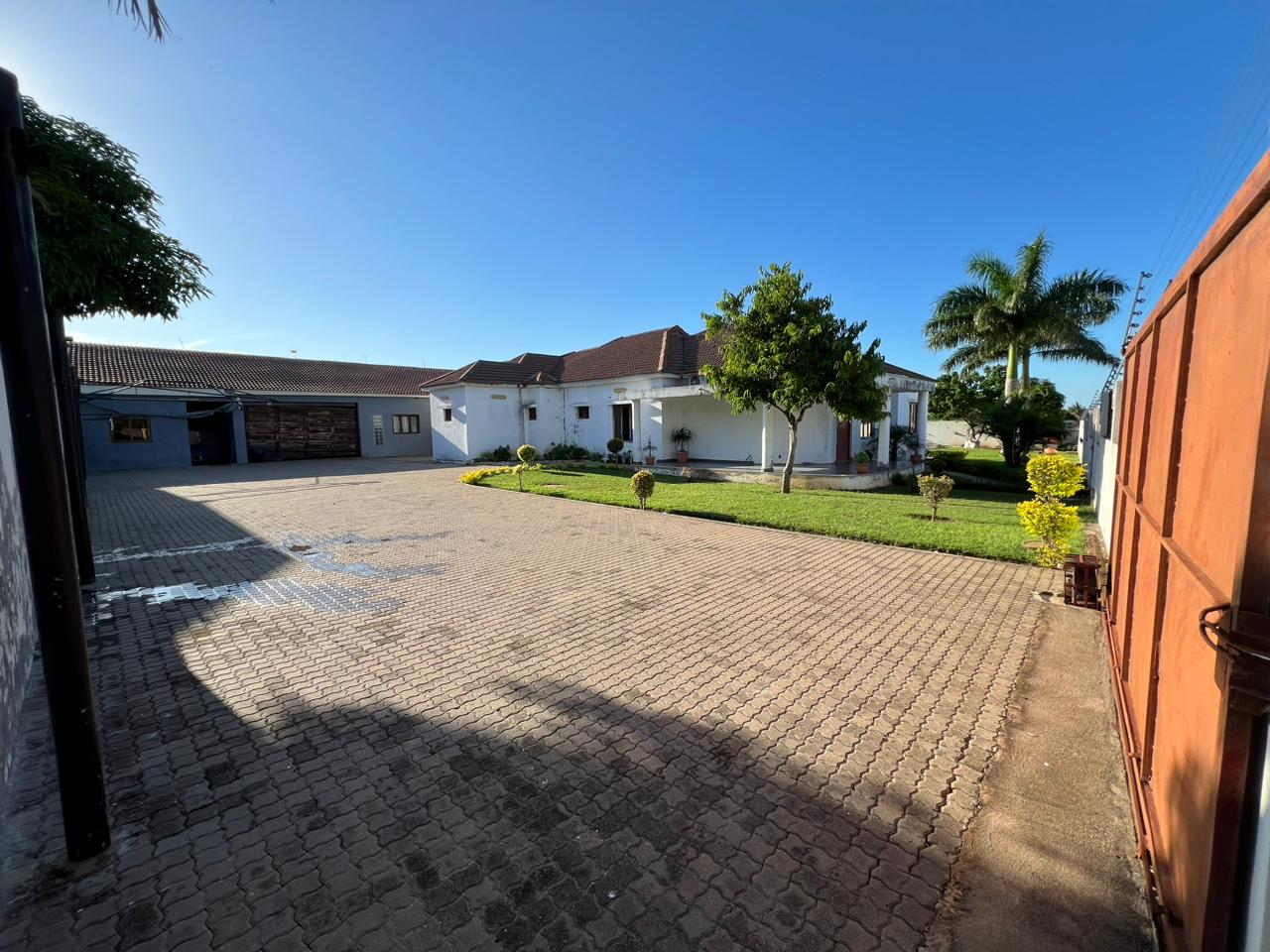 WhatsApp Image 2025-10-01 at 21.07.28