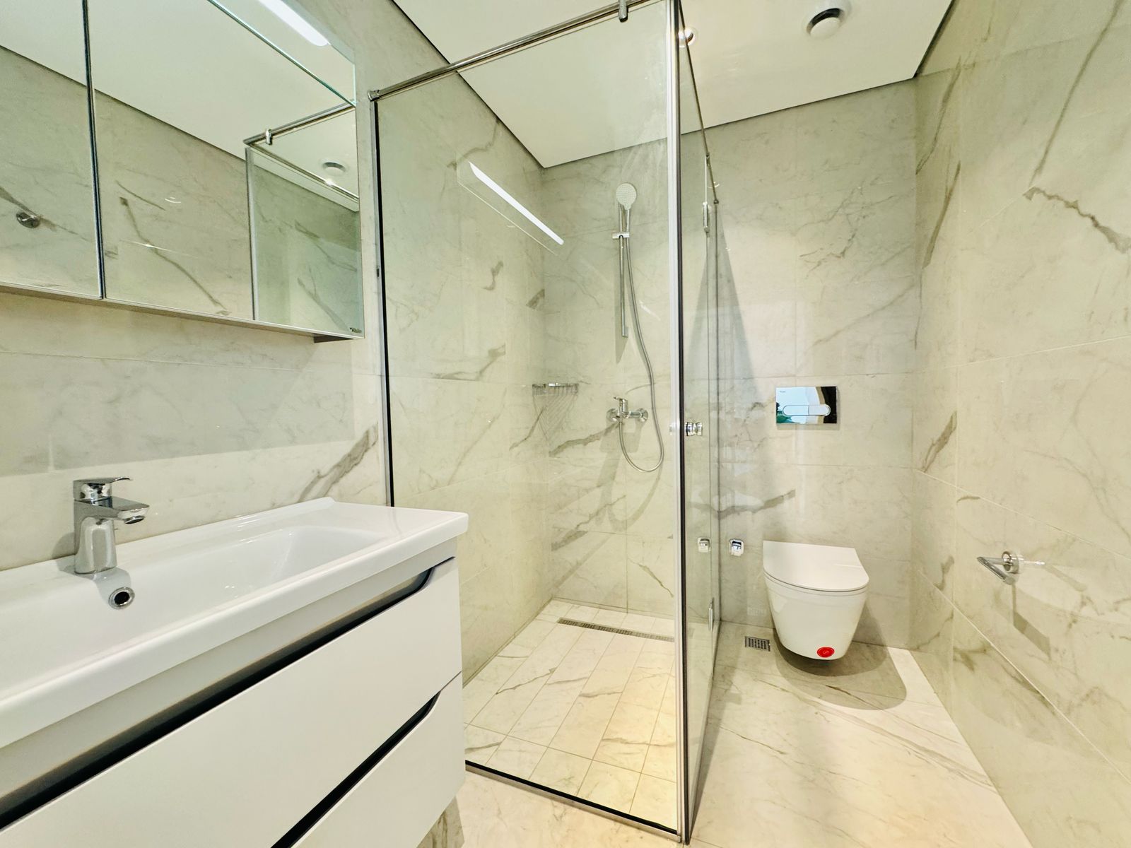 WhatsApp Image 2025-10-01 at 21.25.10 (1)