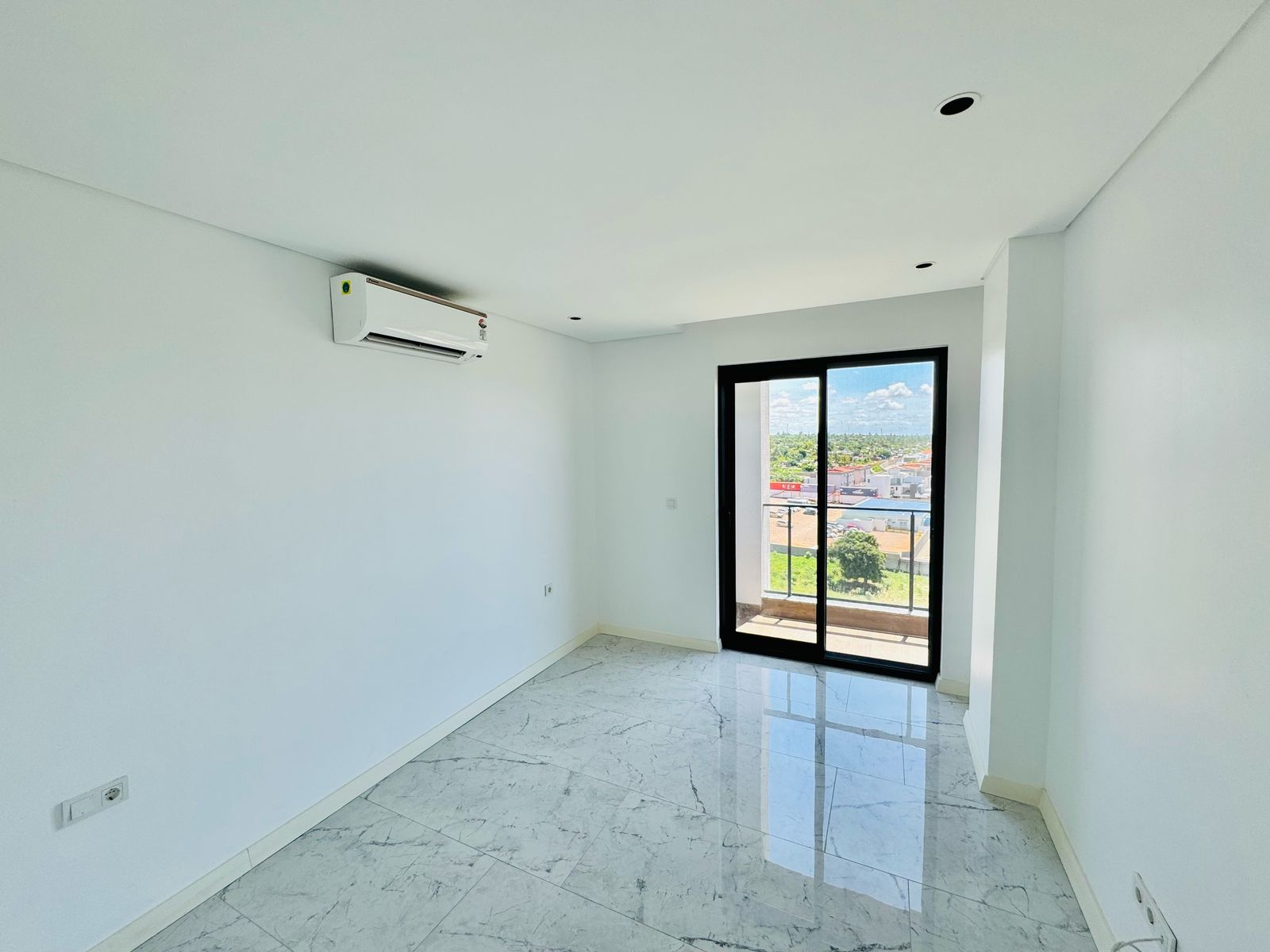 WhatsApp Image 2025-10-01 at 21.25.10