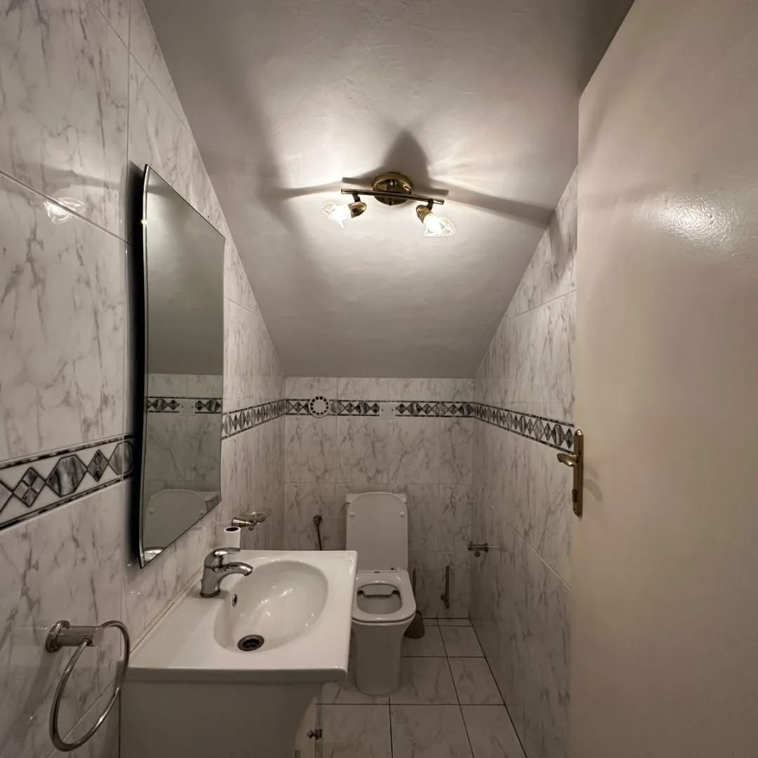 WhatsApp Image 2025-10-07 at 09.27.41 (2)