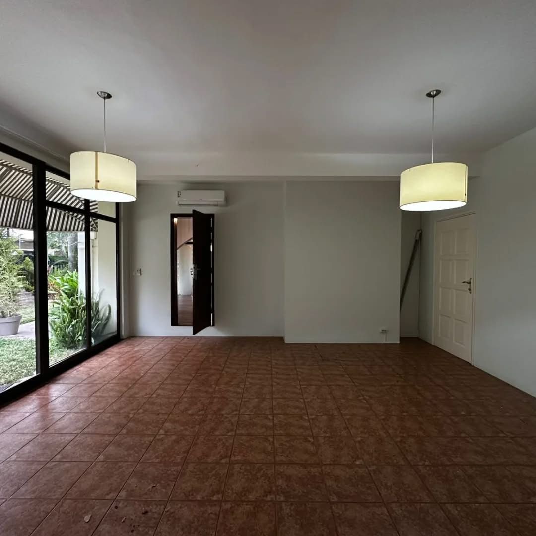 WhatsApp Image 2025-10-07 at 09.27.42