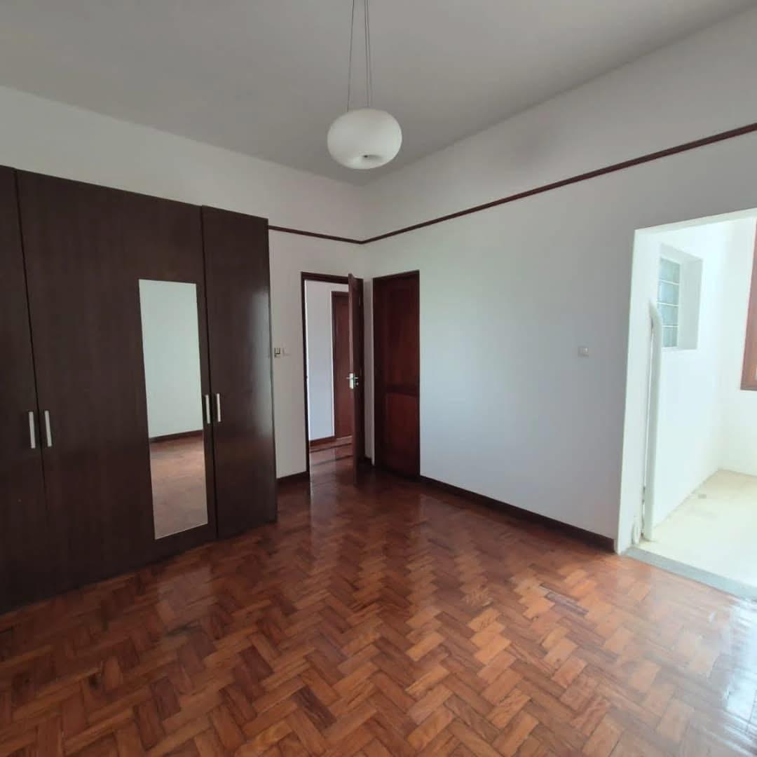 WhatsApp Image 2025-10-07 at 09.35.34