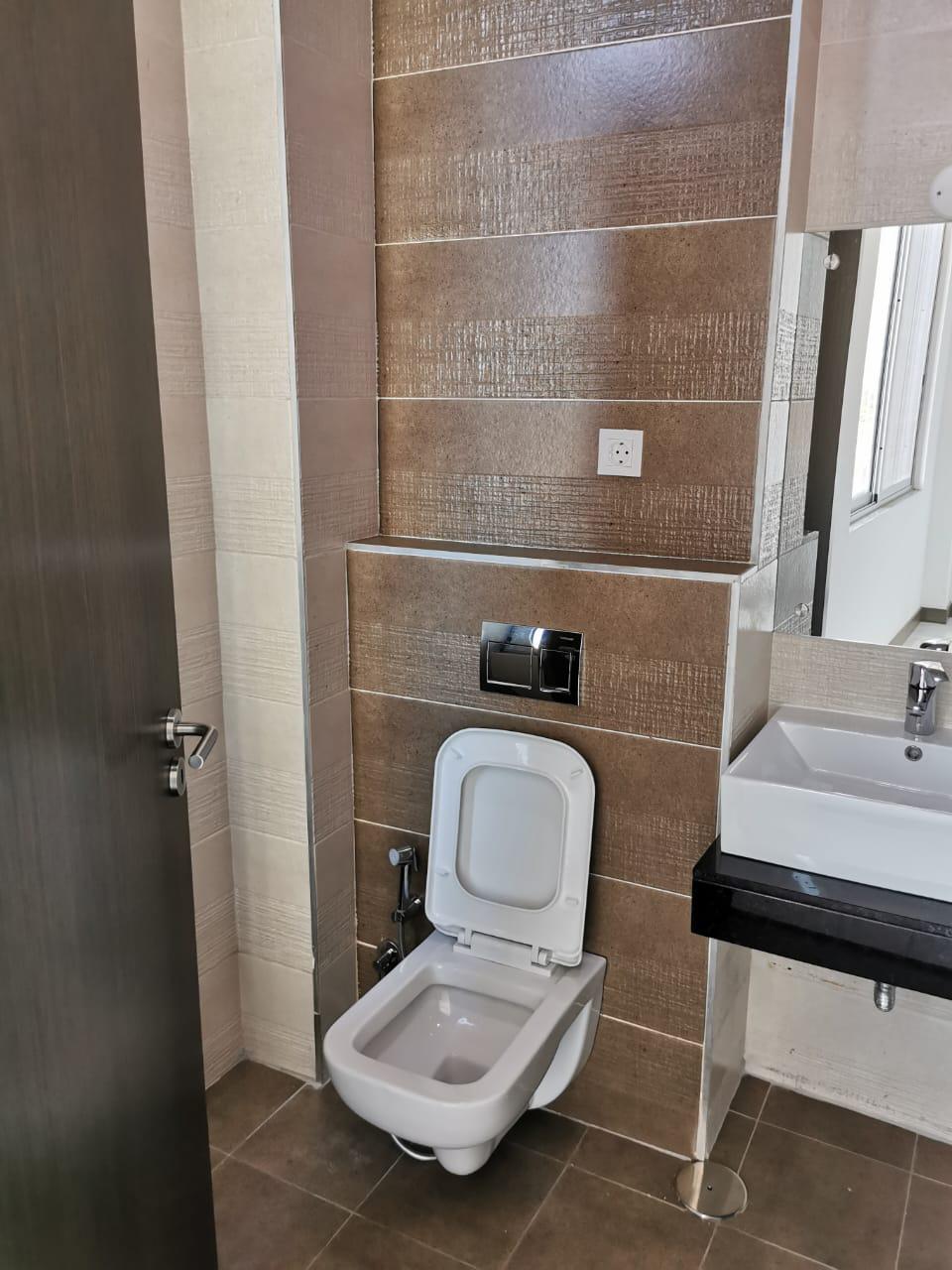 WhatsApp Image 2025-12-02 at 10.32.13 (1)