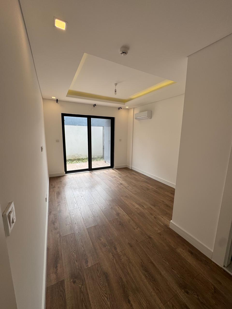 WhatsApp Image 2025-12-02 at 10.51.44 (1)